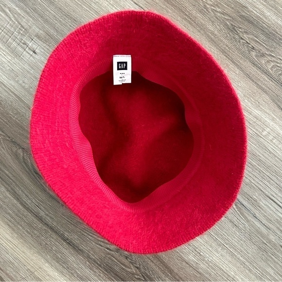 GAP Red Rabbit Hair Olefin Wool Nylon Blend Knit Hat Women size M/L - Picture 7 of 9